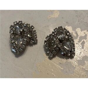 Vintage 50s/60s Clear Rhinestone Teardrop Cluster Silver Tone Clip on Earrings